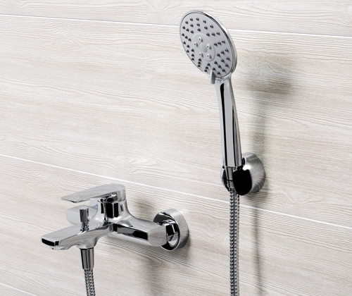 Смеситель Wasserkraft Lopau 3201 для ванны с коротким изливом