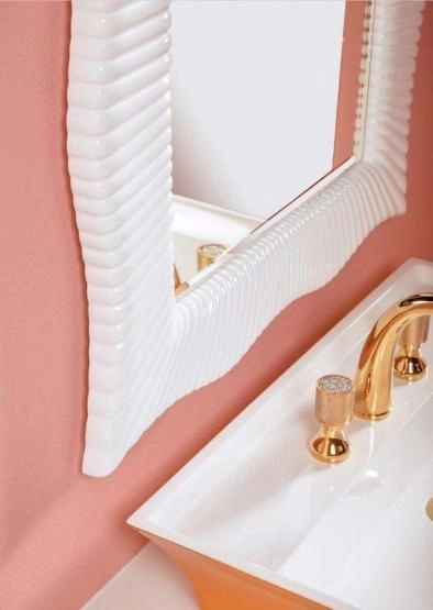 Зеркало Boheme Soho прямоугольное 70х100 561-Light, белый ПУ с подсветкой