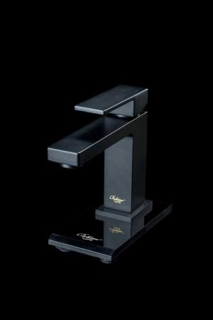 Cмеситель для умывальника Boheme Qubic Matt Black 471-B