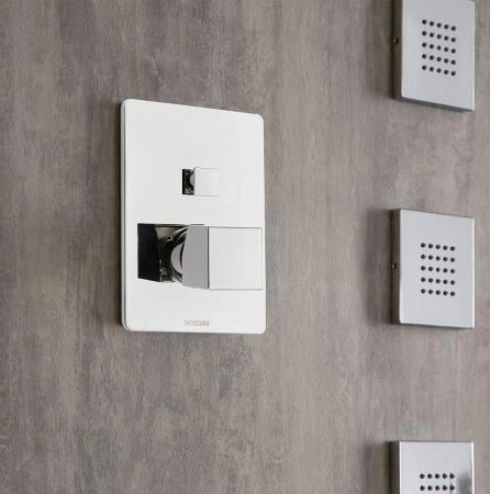 Смеситель для ванны с душем Bossini Cube New Z00063.030 на 2 потребителя, хром