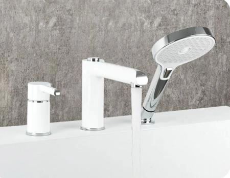 Смеситель Gappo G1103-8 на борт ванны 3 отверстия белый/хром