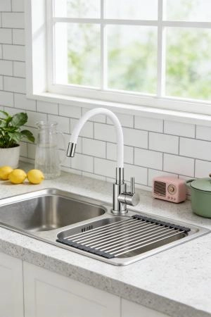 Cмеситель для кухни Ceruttispa Атэна H-W (ATENA H-W) из нержавеющей стали, цвет хром, излив белый