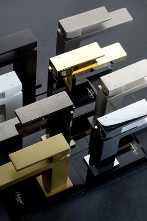 Cмеситель для умывальника Boheme Qubic Shine Gold 471-G