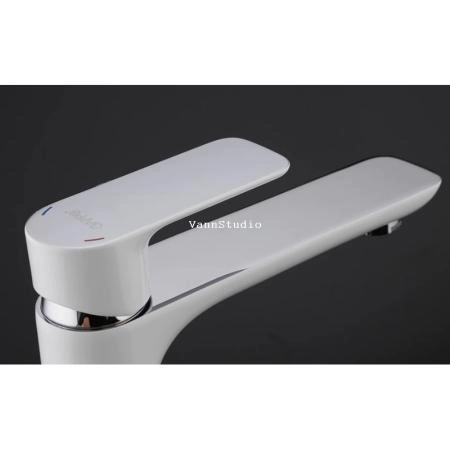 Смеситель Gappo G1048-2 для раковины высокий, белый хром
