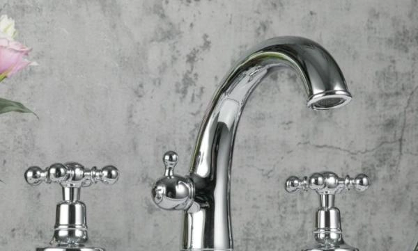 Смеситель Gappo G1189 борт ванны на 4 отверстия, хром