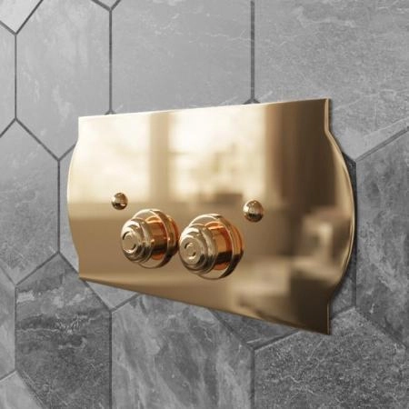 TW 300.3, клавиша смыва для бачков Geberit SIGMA, 33*2,5*h17, установка со смещением вправо 14мм, материал: латунь, цвет: золото