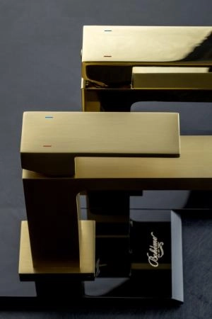 Cмеситель для умывальника Boheme Qubic Matt Gold 471-MG