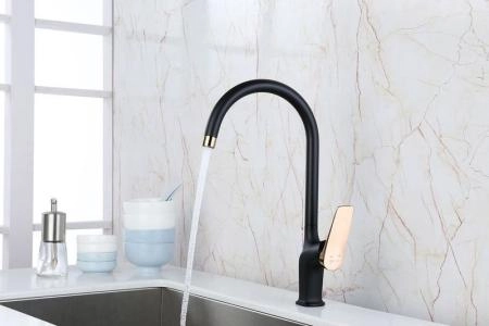 Смеситель Lemark Bronx LM3705BLR для кухни , черный/золото