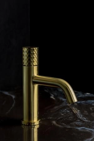 Смеситель STICK Boheme для умыв. низ. Mat Gold низкий с ручкой DIAMOND 121-MG