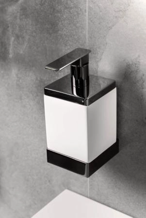 Диспенсер Boheme настенный Qubic Shine Gun Metal 10727-SGM