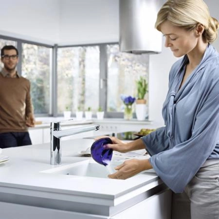 Смеситель Grohe Eurodisc Cosmopolitan 33770002 для кухни с низким изливом