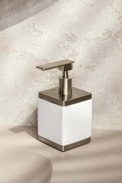 Диспенсер Boheme настольный Qubic Nickel Brush 10969-NB