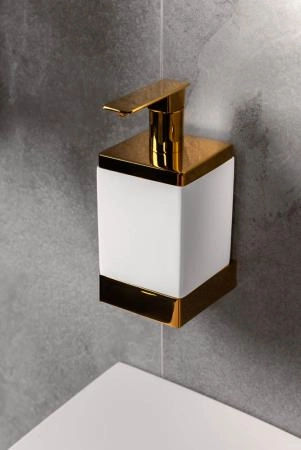 Диспенсер Boheme настенный Qubic Gold 10727-G