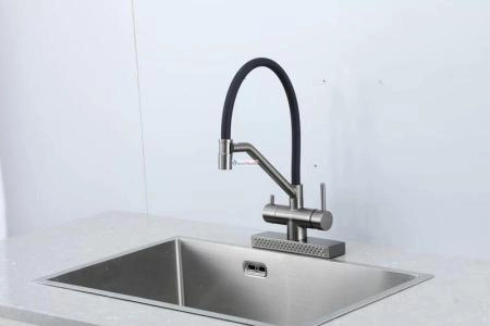 Смеситель для кухни Gappo G4098-9 с водопадом оружейная сталь