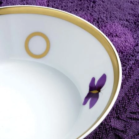 THG CAPUCINE MAUVE DECOR OR Поднос керамический 220х198 мм., настольный, large size, декор золото/лиловый, цвет: белый