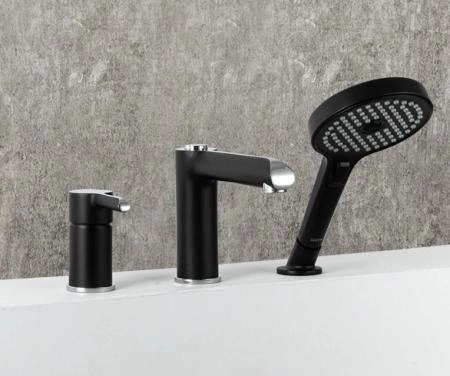 Смеситель Gappo G1103-6 на борт ванны на 3 отверстия чёрный/хром