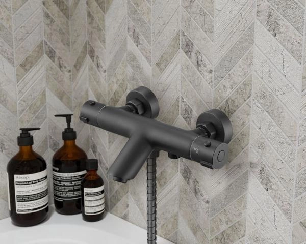 Смесител для душа ESKO с термостатом Mikros T3054 Black черный