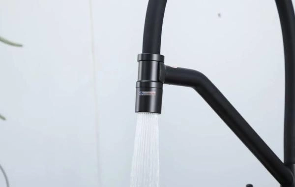 Смеситель для кухни Gappo G4098-6 с водопадом черный матовый