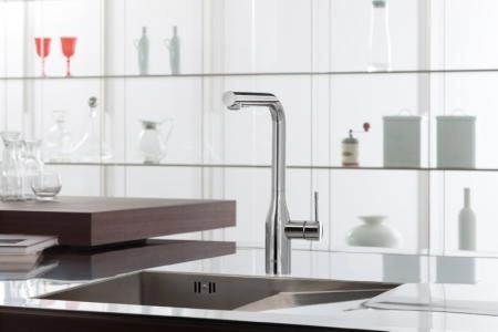 Смеситель Grohe Essence New 30270000 для кухни,выдвижной излив, L-излив