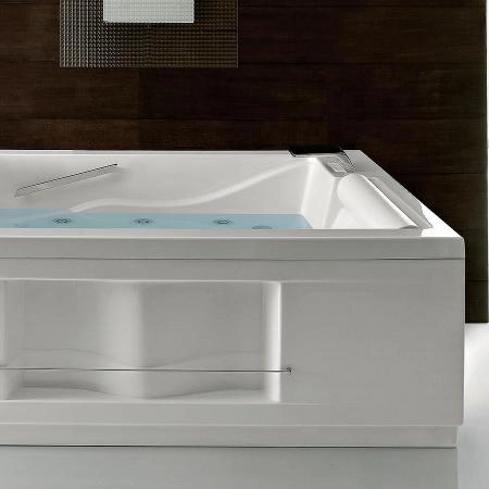Gruppo Treesse BIS Ванна 190x150xh64 см гидром и аэром с цифр системой и сит дезинй\ф и пультом дист упр. 2 подушки белые,2 ручки,сливная колонка.