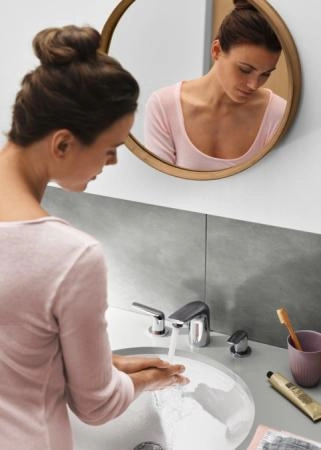 Смеситель для раковины Hansgrohe Novus 71140000 на 3 отверстия хром
