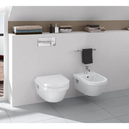 Унитаз Villeroy&Boch Architectura CeramicPlus безободковый подвесной с сиденьем  5684HRR1