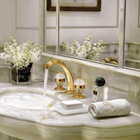 THG Amboise Onyx noir Смеситель для раковины, 3 отв., цвет: золото/оникс