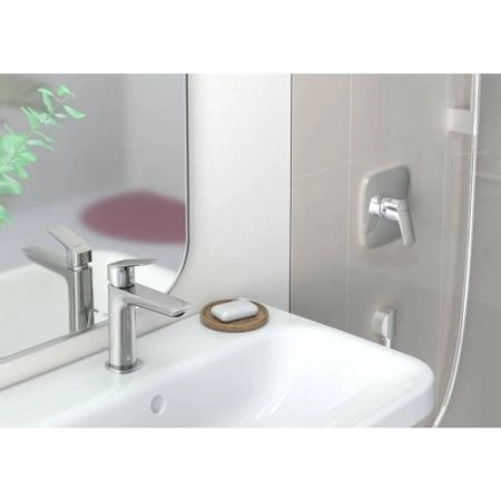 Смеситель Hansgrohe 71253000 Logis Fine для раковины 110 мм, гладкий хром