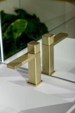 Смеситель автоматический для раковины Boheme QUAD Matt Gold 159-MG