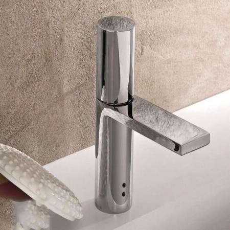 Fantini Milano Электронный смеситель для раковины на 1 отверстие, цвет: хром