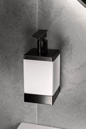 Диспенсер Boheme настенный Qubic Gun Metal 10727-GM