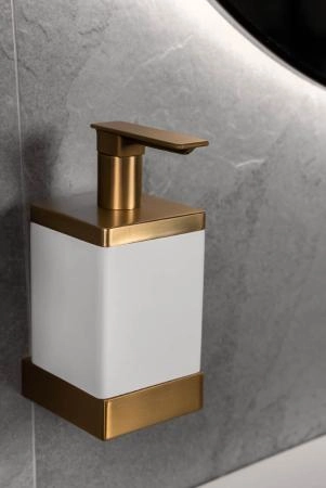 Диспенсер Boheme настенный Qubic Matt Gold 10727-MG