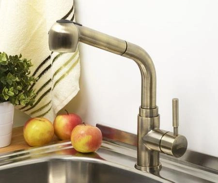 Смеситель Wasserkraft A8237 для кухни с выдвижной лейкой, бронза