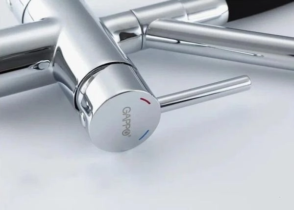 Смеситель Gappo G4398-80 для кухни с краном для фильтра черный хром