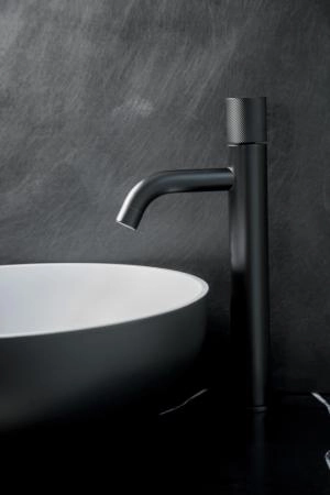 Смеситель STICK Boheme для умыв. выс. Gun Metal LINEA 122-GM.3