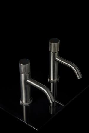 Смеситель STICK Boheme для умыв. низ. Gun Metal LINEA 121-GM.3