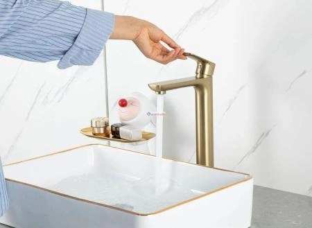 Смеситель для раковины Gappo G1048-32 высокий Сатин золотой