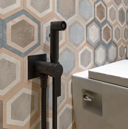 Смеситель скрытого монтажа ESKO с гигиеническим душем SMH06 Black черный