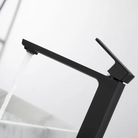 Смеситель высокий для раковины Vincea Next VBF-1N2MB однорычажный, черный