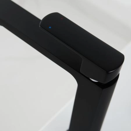 Смеситель для раковины Vincea Next VBF-1N1MB однорычажный, черный