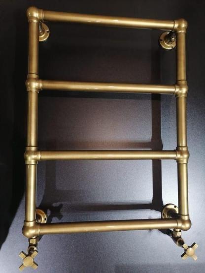 Полотенцесушитель водяной Boheme Medici 718 750x500 Бронза