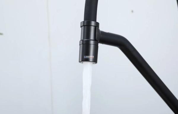 Смеситель для кухни Gappo G4098-6 с водопадом черный матовый