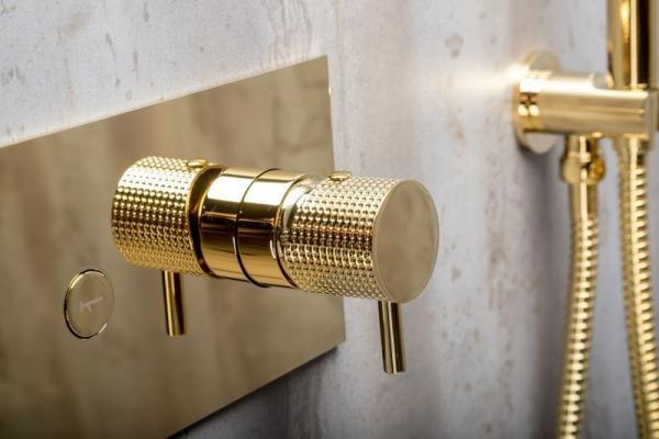 Душевая система скрытого монтажа Boheme FUSION 130-G, трехпозиционная золото