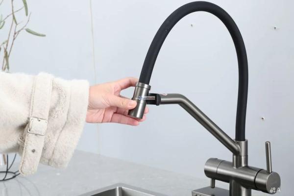 Смеситель для кухни Gappo G4098-9 с водопадом оружейная сталь