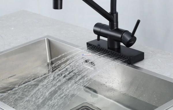 Смеситель для кухни Gappo G4098-6 с водопадом черный матовый